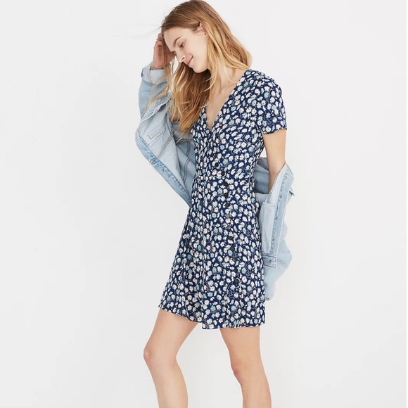 Madewell Dresses & Skirts - Madewell Women's blue floral Button-Wrap Dress in French Floral size 6